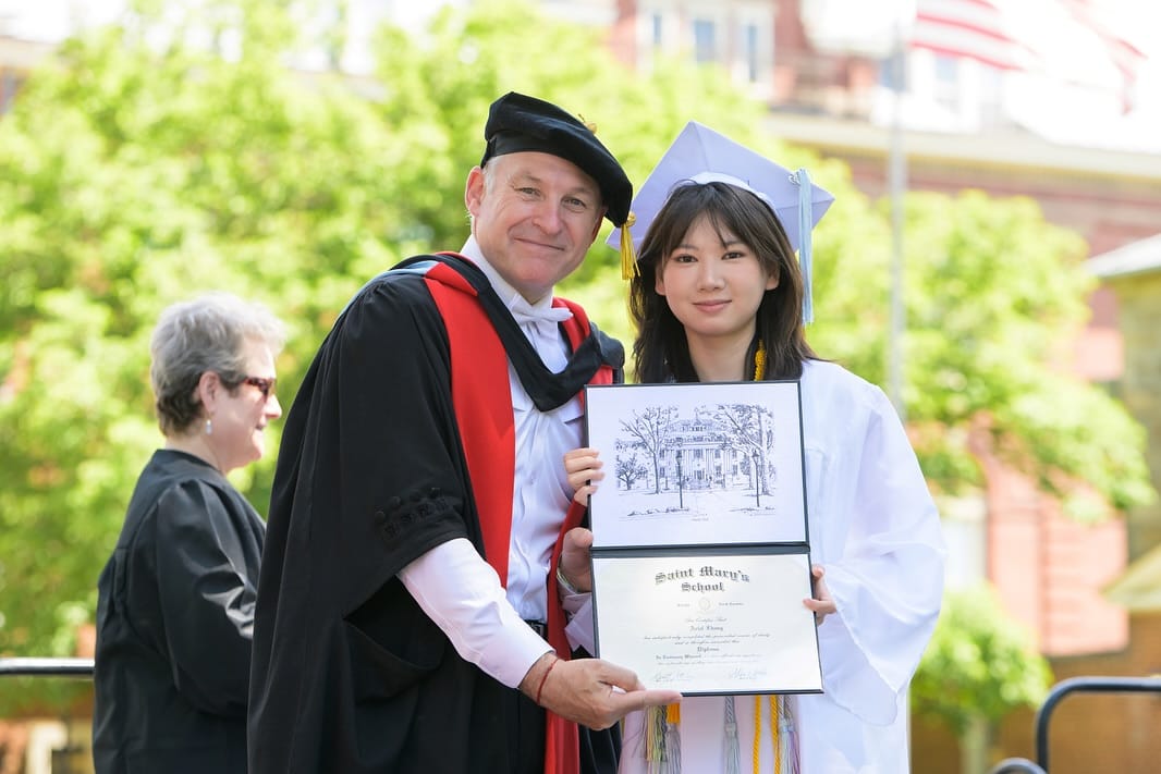 圣玛丽为学生铺就多国联申 “双保险”之路