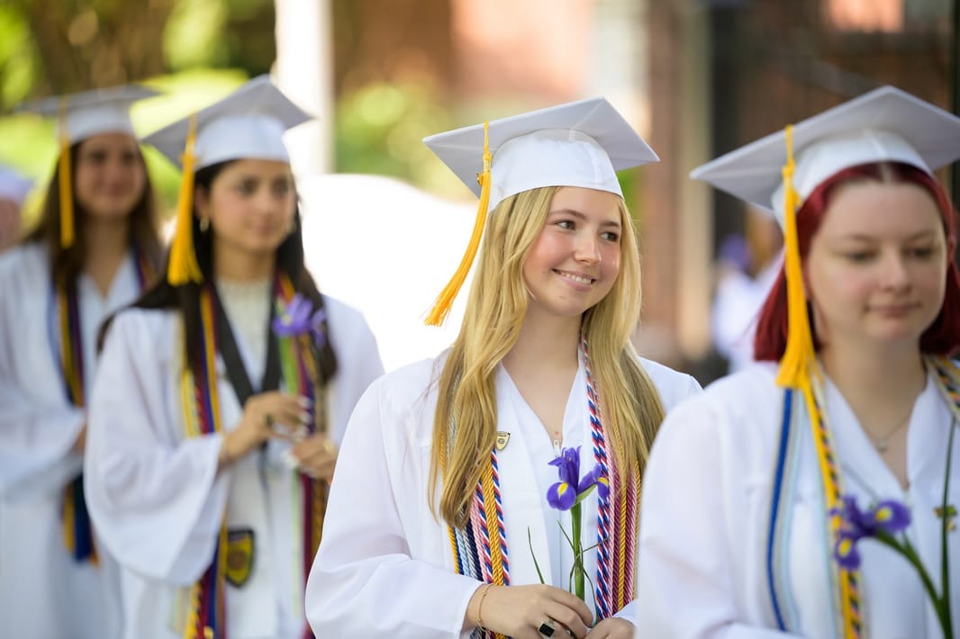 圣玛丽为学生铺就多国联申 “双保险”之路