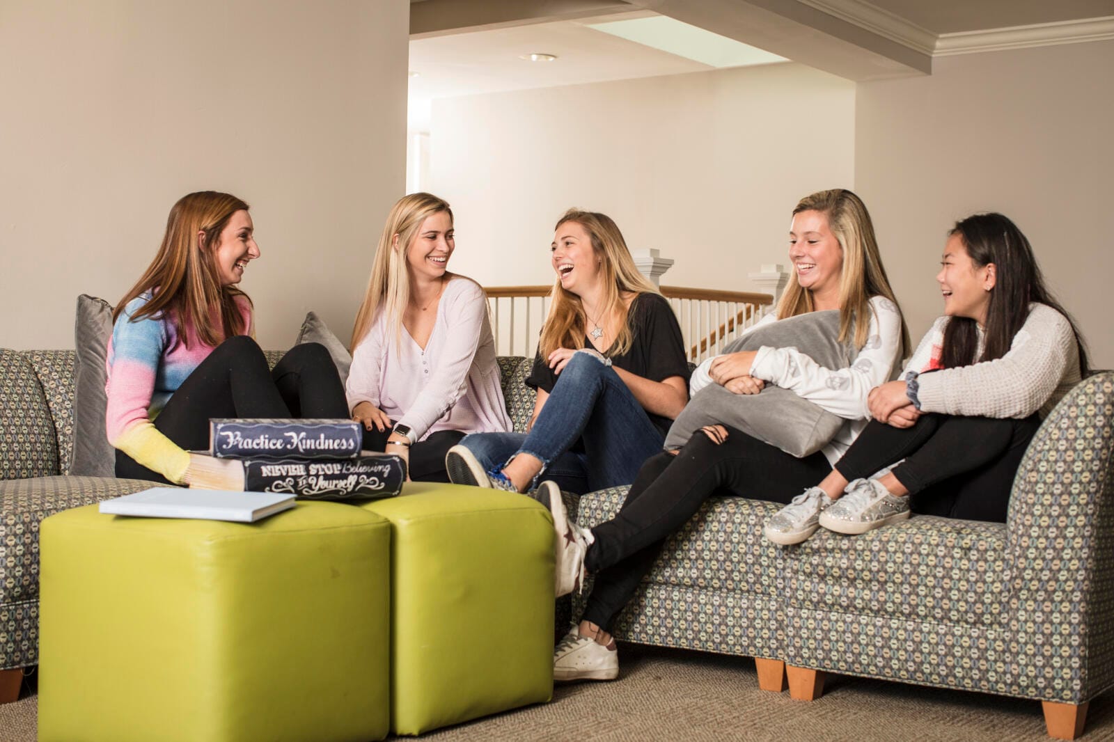 圣玛丽为学生铺就多国联申 “双保险”之路